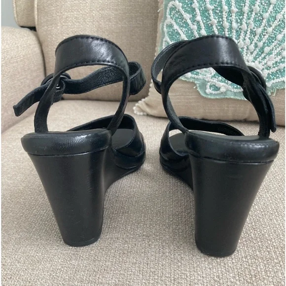 Leather Upper Platform Sandals - Picture 4 of 7